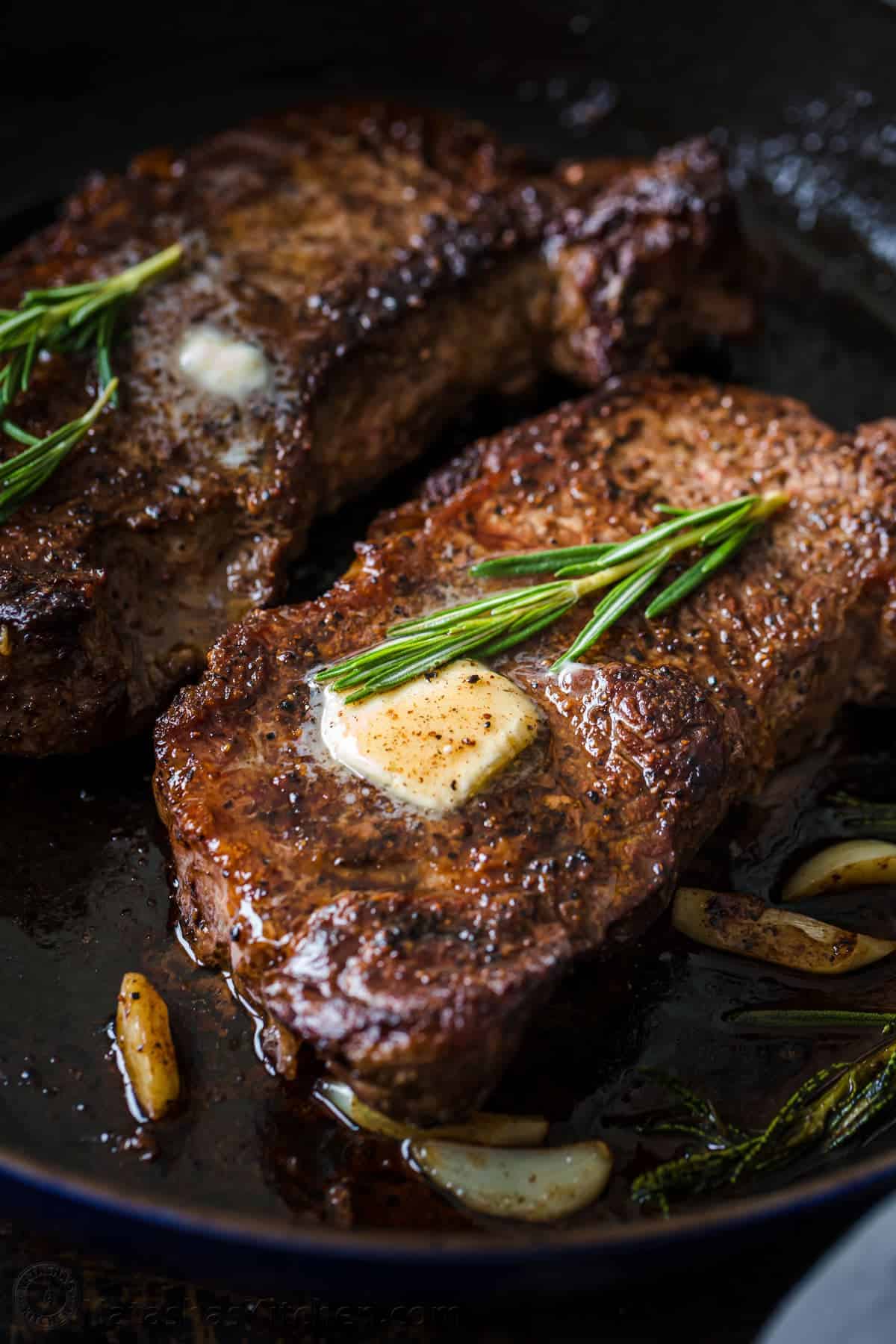 pan-seared-steak-4-1786001306.jpg